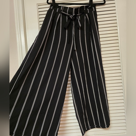 Sienna Sky - Black & White Pinstripe Paper-Bag Lightweight Wide-Leg Pants - Picture 2 of 9